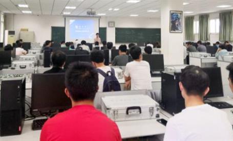 欧宝买球(中国)应邀参加成都信息工程大学2019年全国大学生电子设计竞赛赛前动员会